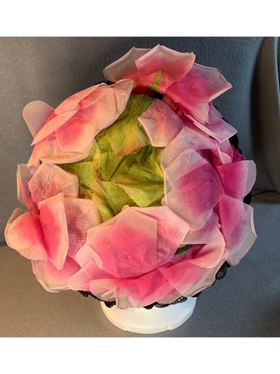 Ladies Pink Silk Flowers on Black Hat Vintage Unionmade Size 22 main image 10